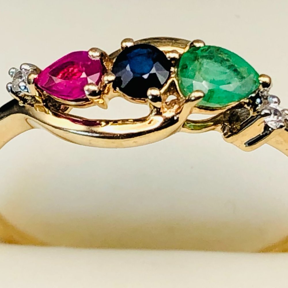 Emerald, Ruby & Sapphire Gold Ring - Picture 11 of 16